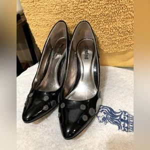 Unlisted (Kenneth Cole brand) size 9 faux patent leather pumps